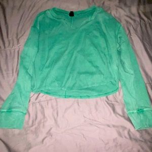 A cute shirt that is in great condition and hardly worn!